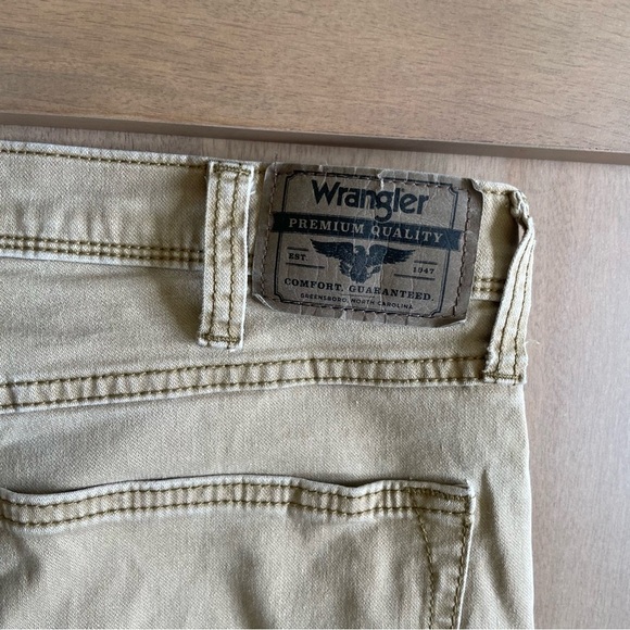 Wrangler Slim Straight Khaki Denim Jeans - Picture 8 of 8